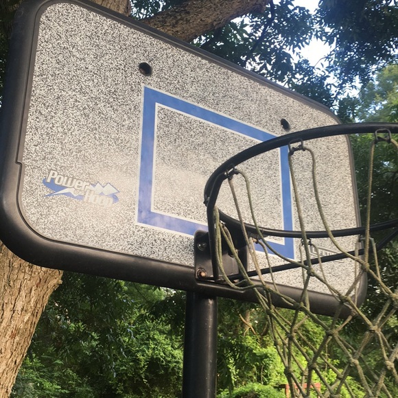 Adjustable height basketball goal - Picture 5 of 7